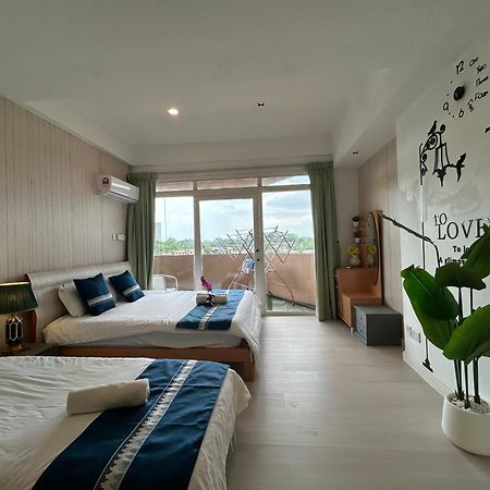 Riverbank Suites Waterfront Kuching Exterior photo