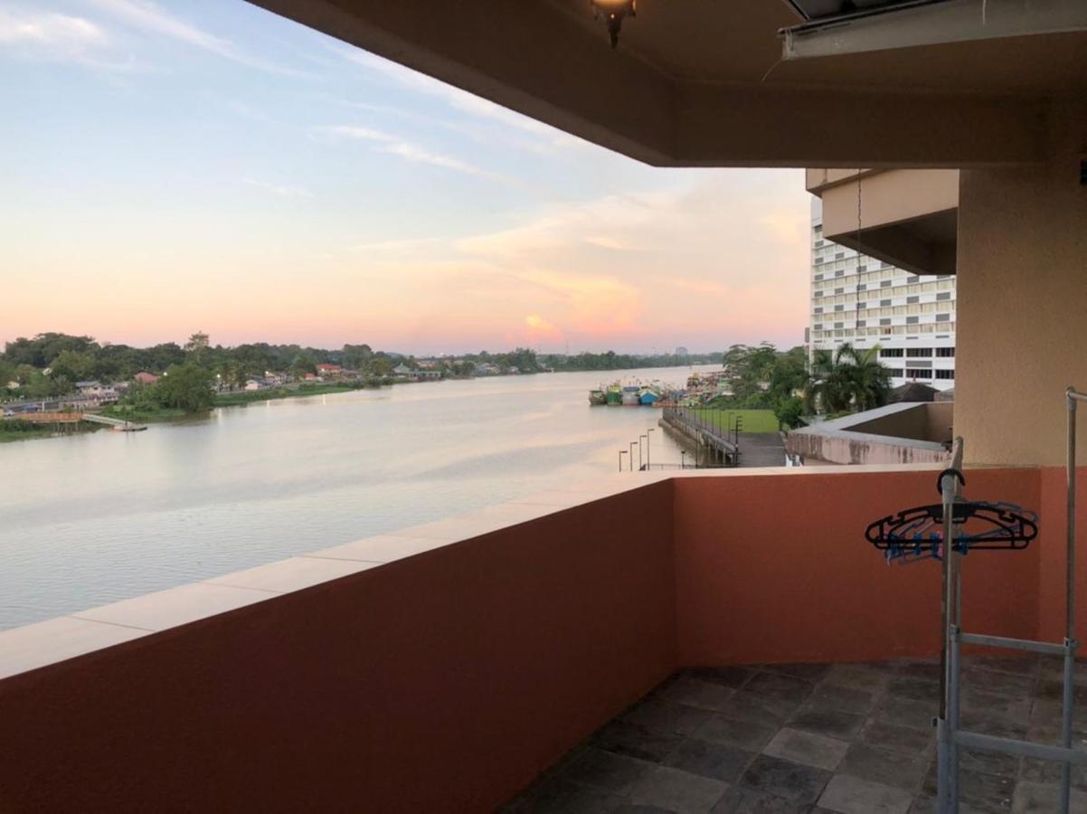 Riverbank Suites Waterfront Kuching Exterior photo